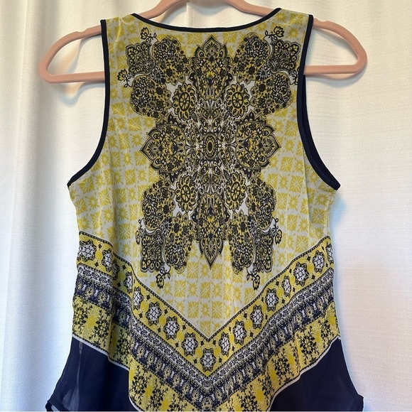 iZ Byer Blouse Tank Top Women’s Medium Floral Boho V-Neck Handkerchief Edge Blue - Picture 3 of 10